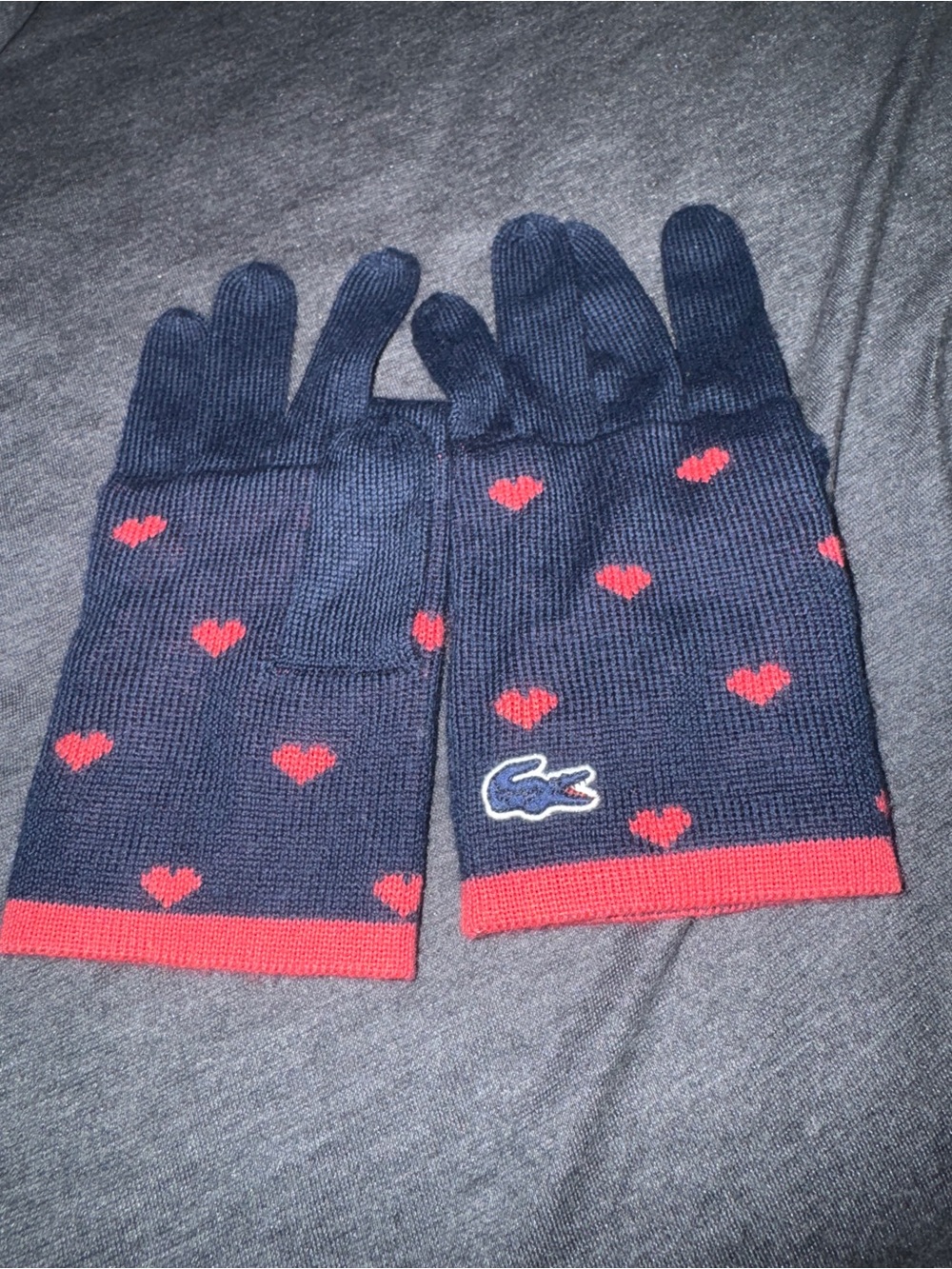 Lacoste Small Navy & Red Heart Pattern Convertible Mittens - New without tags